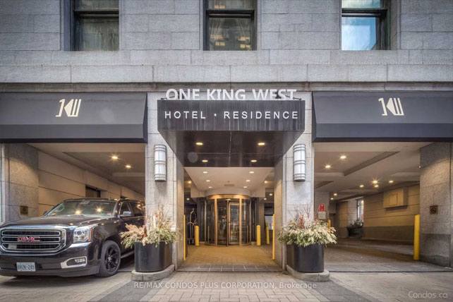 One King West Hotel & Residence